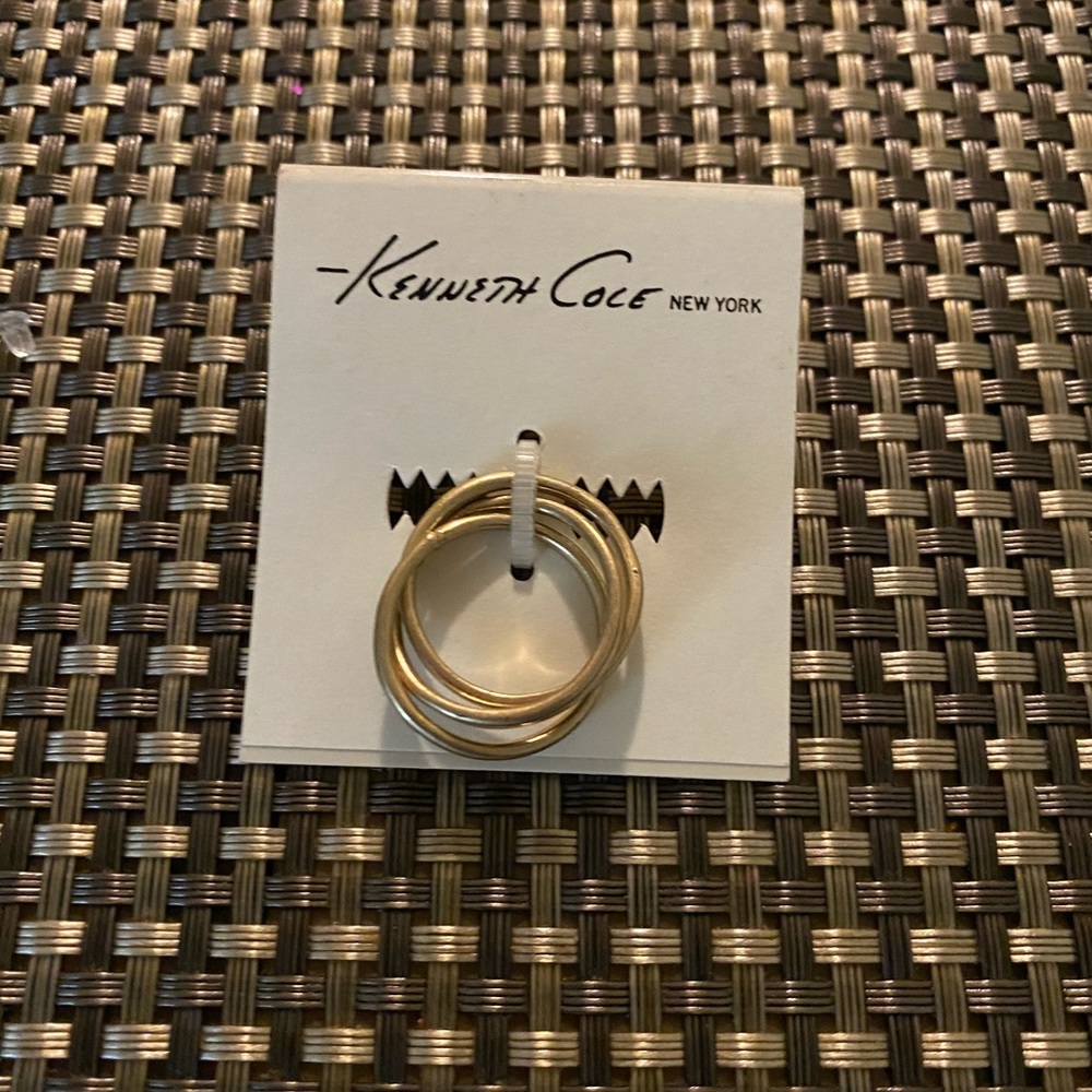 Ring trio